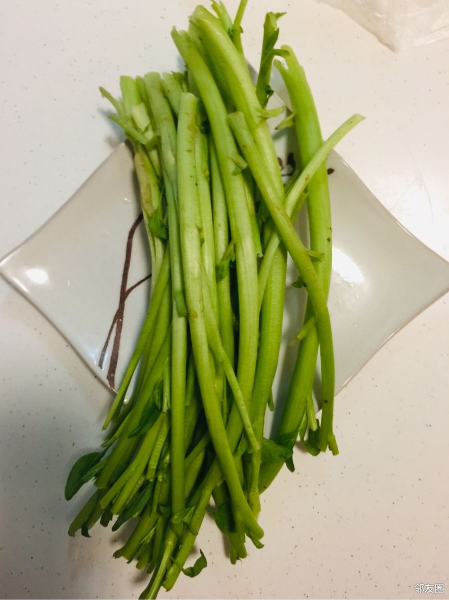 晒清明假期每年一次的长杆大菠菜必吃