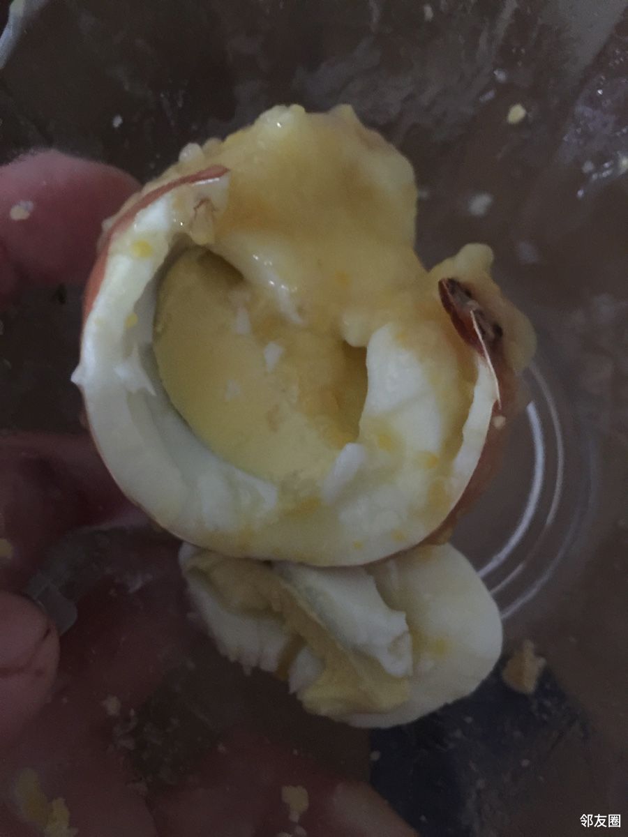 早上刚煮的鸡蛋都裂成这样了