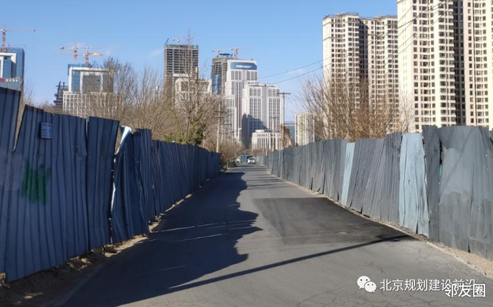 卫强路(丰草河北路-金中都南路)道路工程位于北京市丰台区,项目南起丰