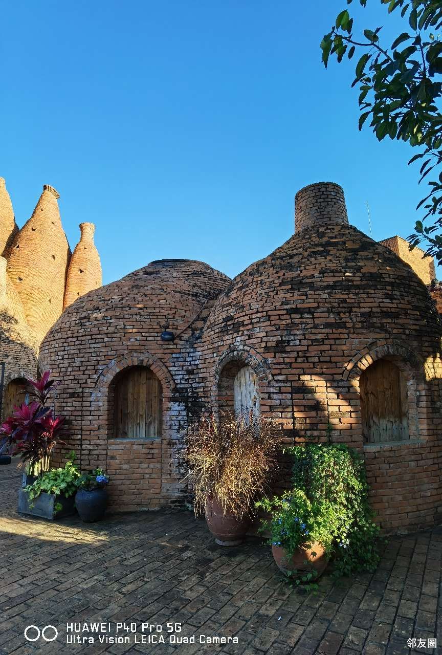 冬天出去嗨弥勒的东方韵是一座红砖的艺术小镇建水的朱家花园有着江南