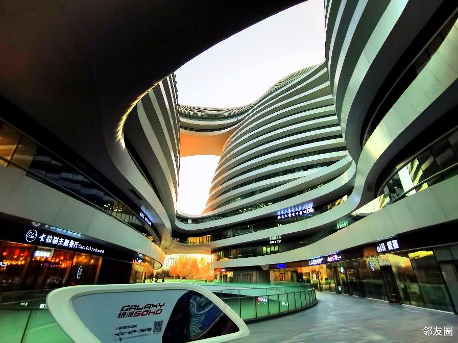 不管是望京soho,还是银河soho都是大师的匠心之作,闪耀着无比灿烂的