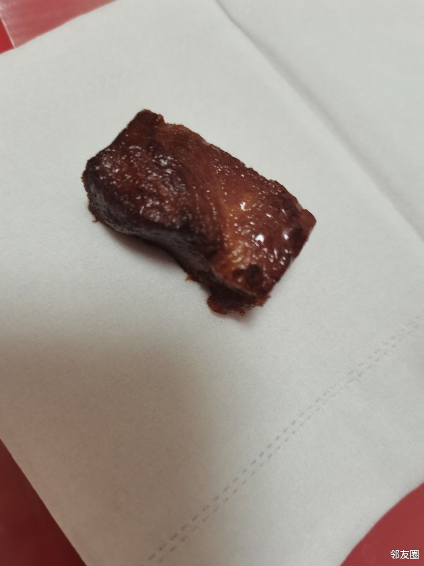 折扣店买的五花肉口感像合成肉吃起来软绵绵