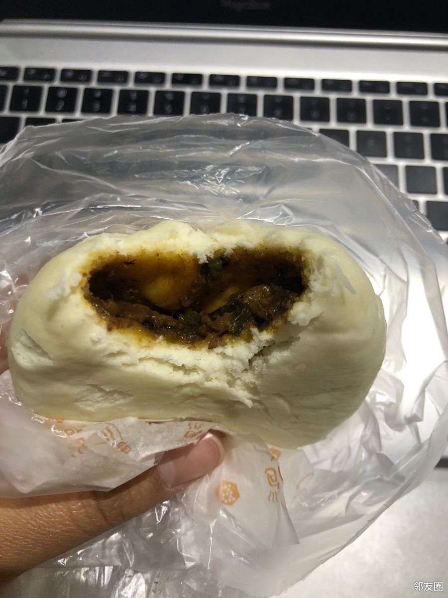 便利蜂这个黑三剁的包子太好吃了连吃三天了