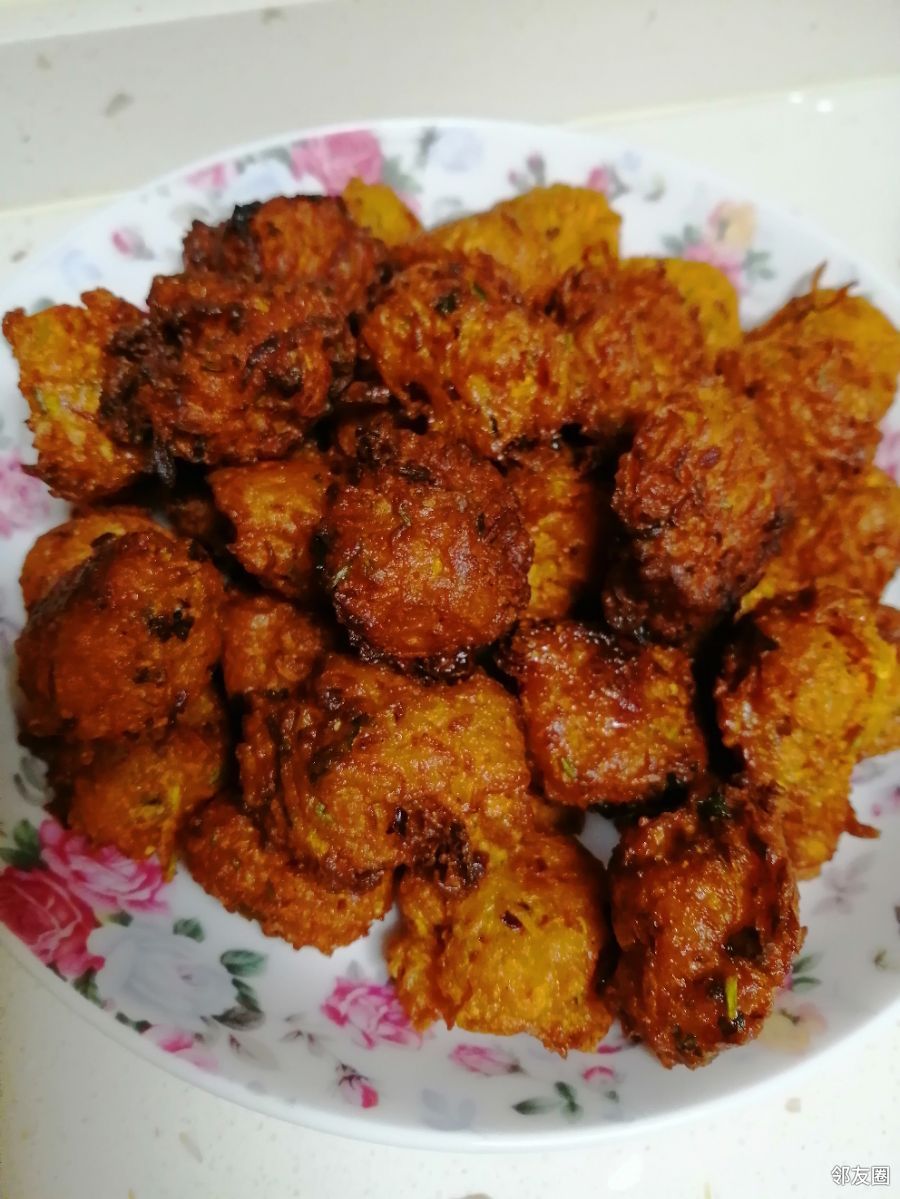夏天的味道炸了一大盘胡萝卜素丸子可以当零食捏着吃