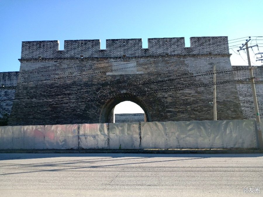 重建后的巩华城遗址