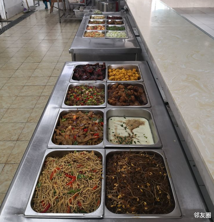 单位食堂这工作餐我一个月都胖五斤了