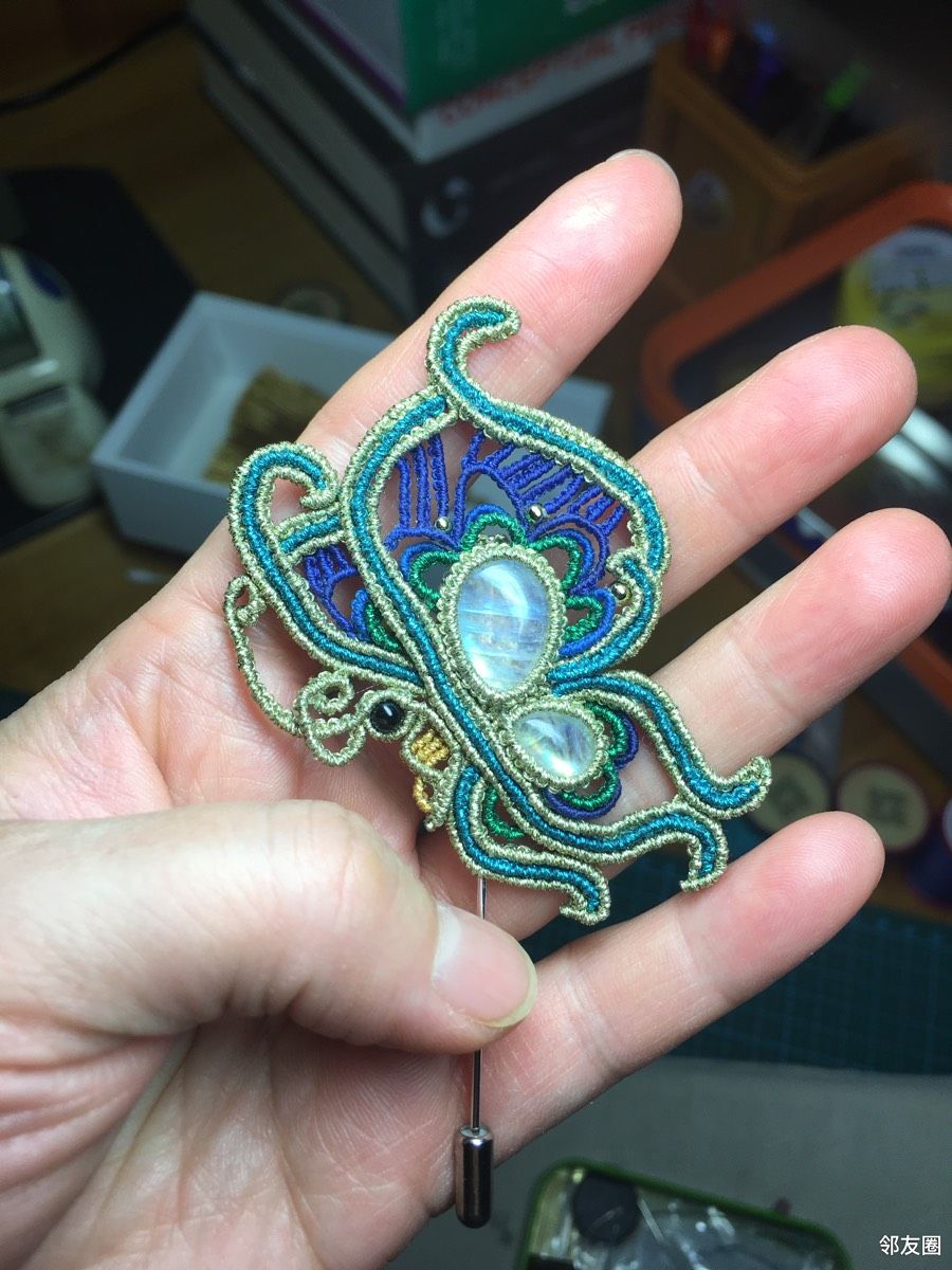 手工编绳蝴蝶胸针